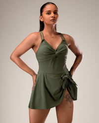 Swimwear feminine twist
